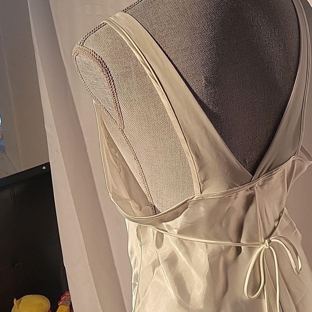 Linea Dontella Woman's White Chemise With Lace & Bottom Sheer Ruffle: Size: L - Picture 5 of 10